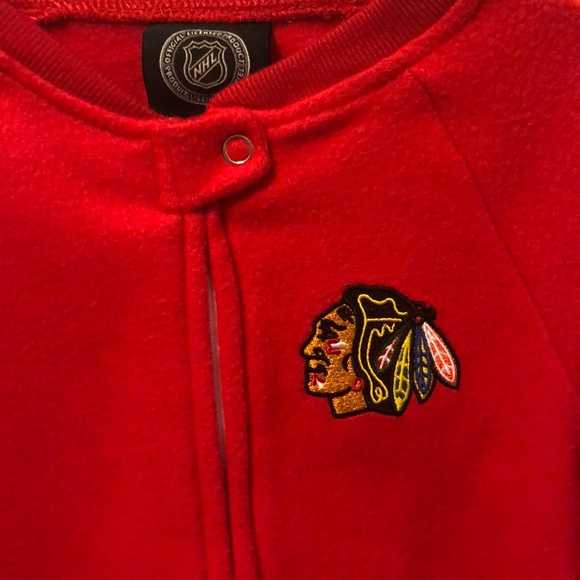 B2G1 NWT NHL Blackhawks baby sleeper red - Picture 2 of 7